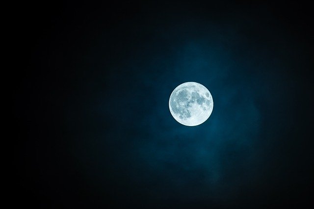 full moon at night
